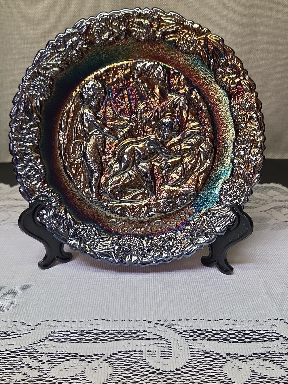 1975 Taddei Madonna - No Box Mother'S Day‎ Plate-Carnival Glass by Fenton